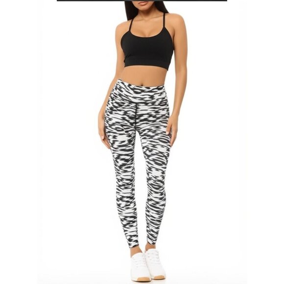 Women's VICTORIA'S SECRET Pink Yoga Leggings, size  Size XS - Picture 1 of 15